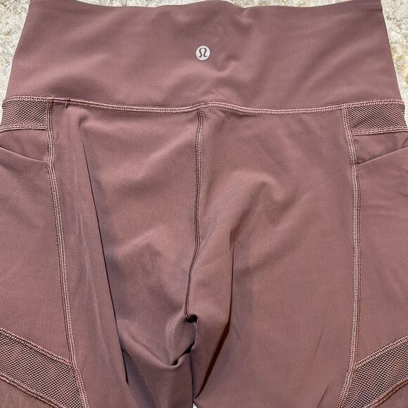 🏃‍♀️ Lululemon Mesh in Motion Crop Leggings - 23” Inseam - Purple -Side … - Picture 5 of 6